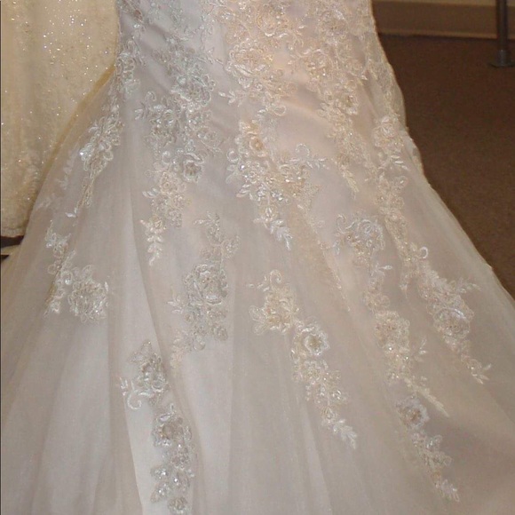 Wedding gown mermaid cut ivory size 10 with hoop